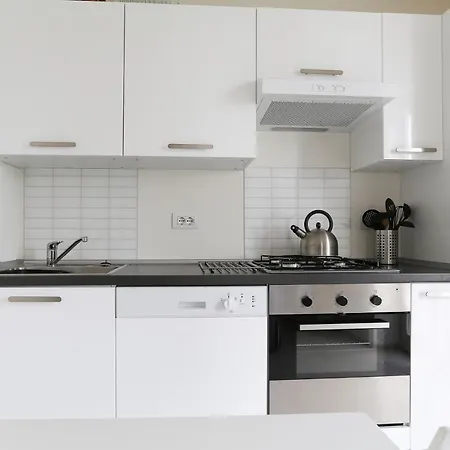 Massino Visconti Apartment - 14004 شقة Massino Visconti